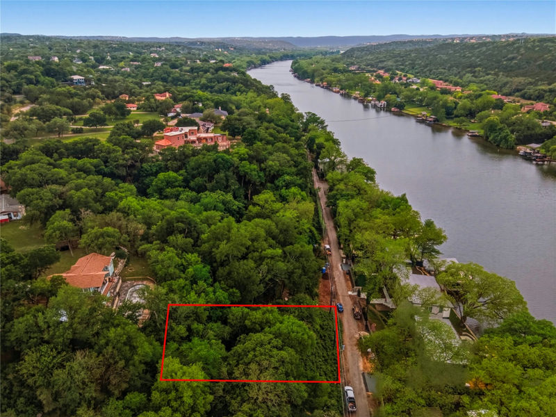 2803 Edgewater Dr — exterior