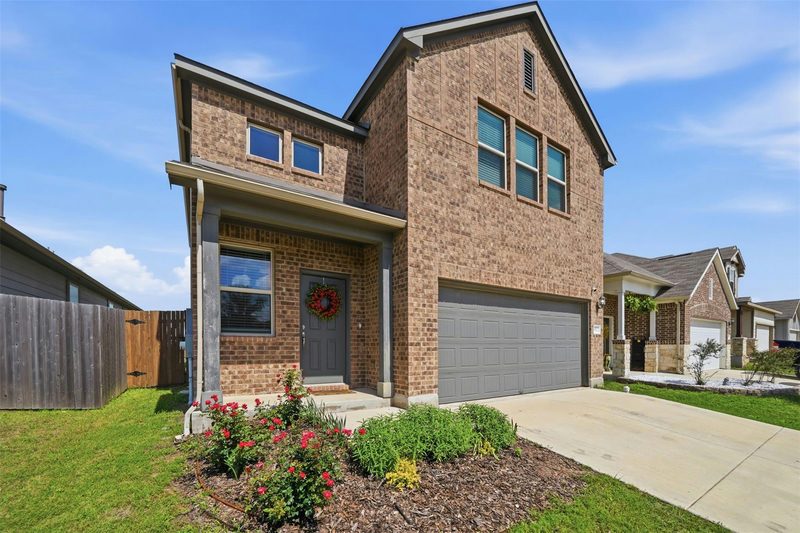 912 Eves Necklace Dr — exterior