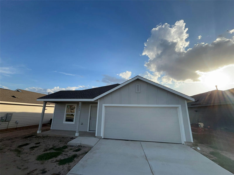 644 Whoopers Loop — exterior