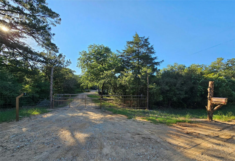 114 Fealy Rd — exterior