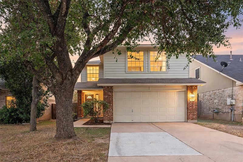 1104 Miss Kimberlys Ln — exterior
