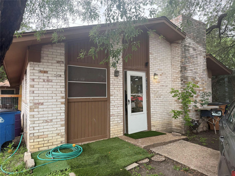 5600 Ponciana Dr — exterior