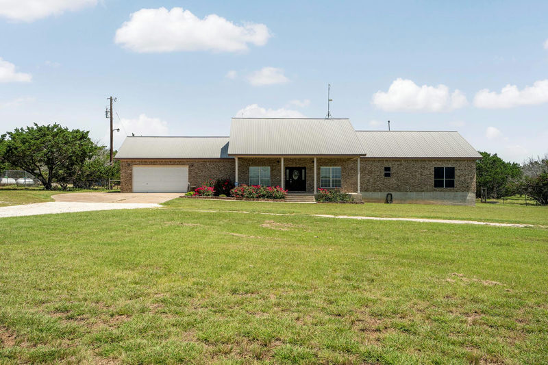 2110 County Road 285 — exterior