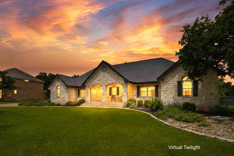 2000 Fountainwood Dr — exterior