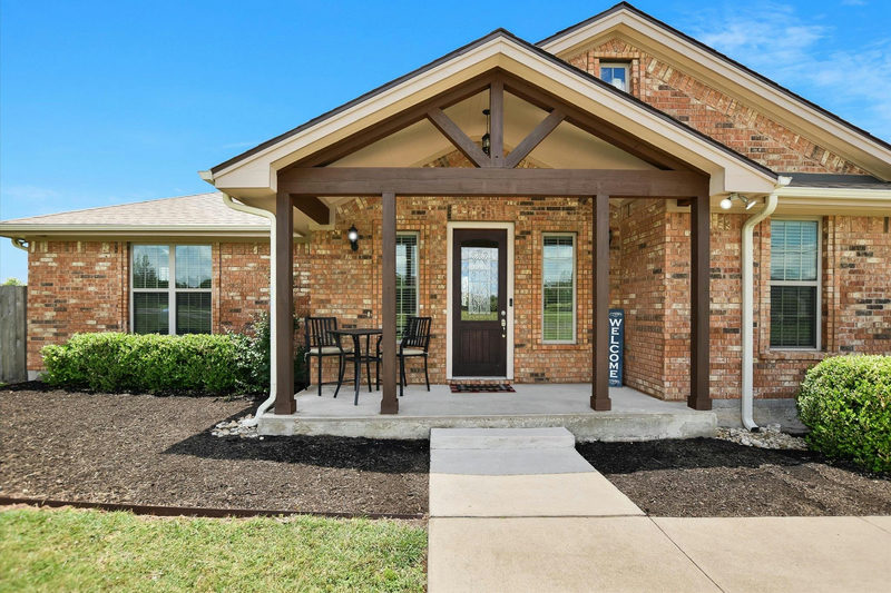 212 Christine Ln — exterior