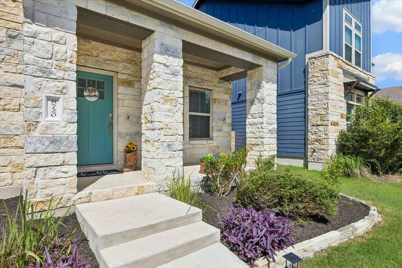 8720 Mina Dr — exterior