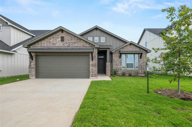 560 Gus Loop — exterior