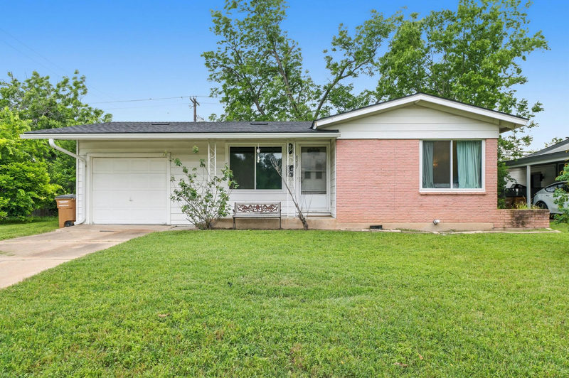 8207 Lazy Ln — exterior