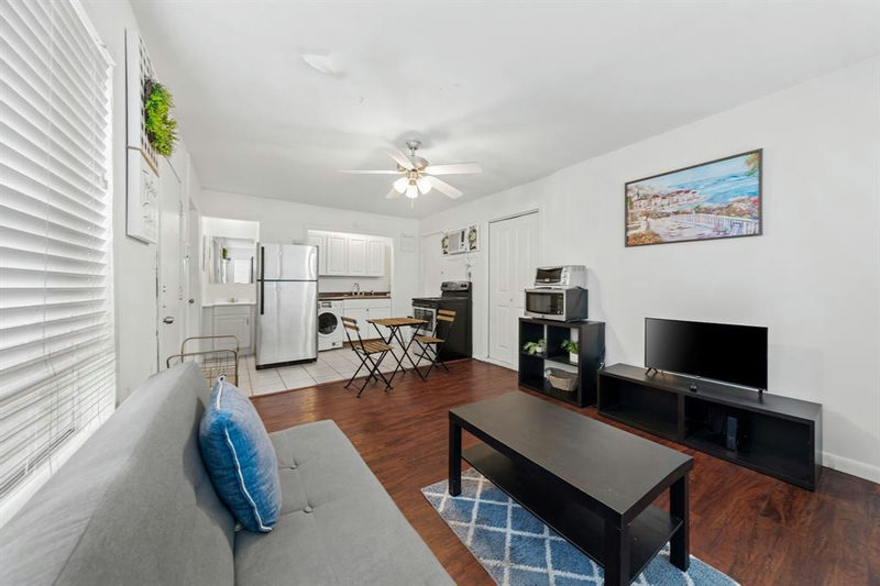 1010 W 23rd St #16 — exterior