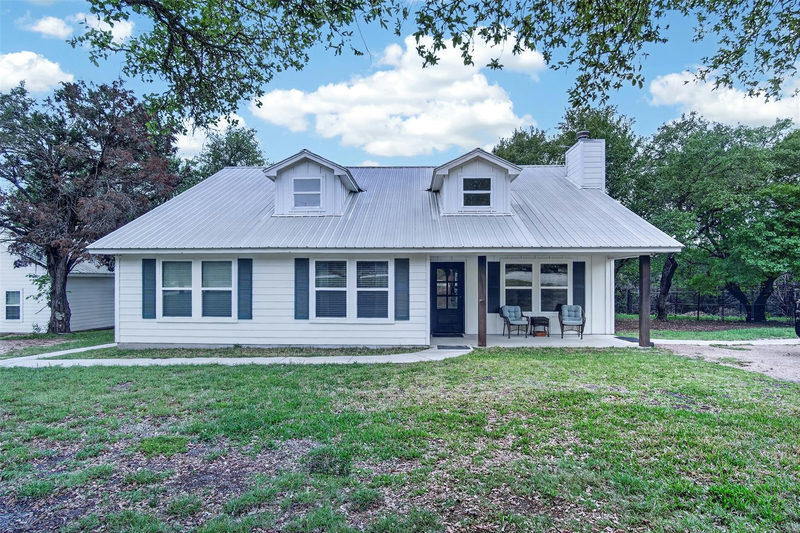 360 Darwin Dr — exterior