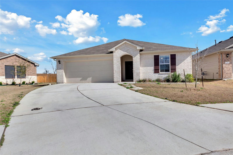 238 Sickle Loop — exterior