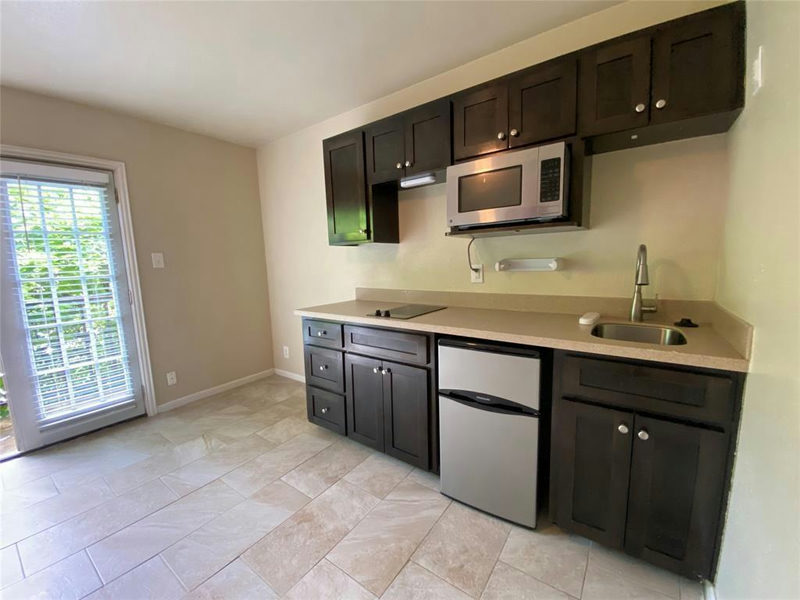 2402 Rio Grande St #4 — exterior