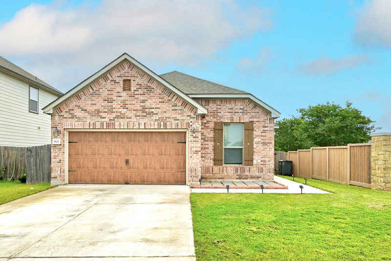 1621 Dragonfly Loop Loop — exterior