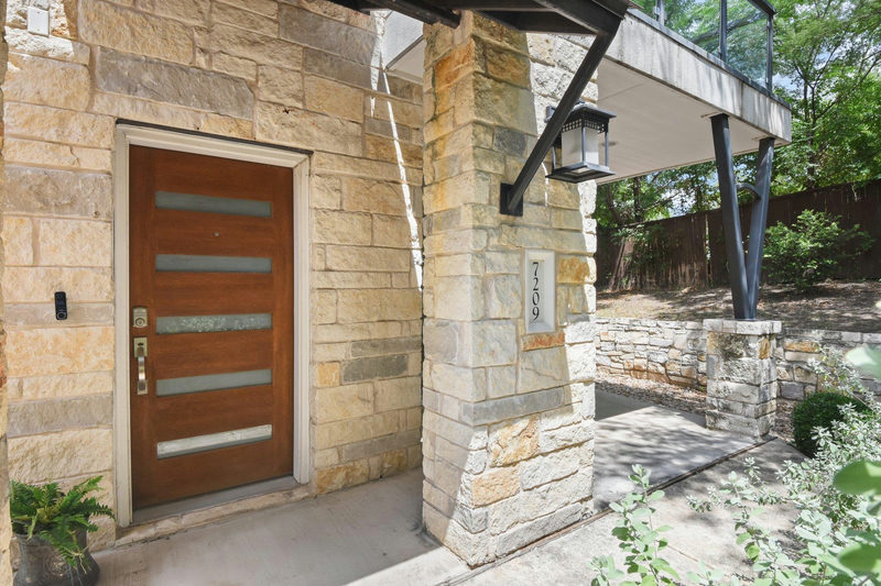 7209 Bassett Ct — exterior