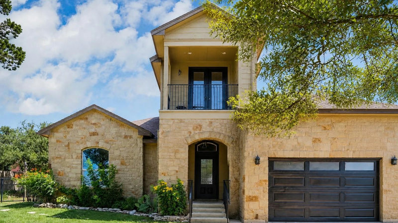 901 Panorama Dr — exterior