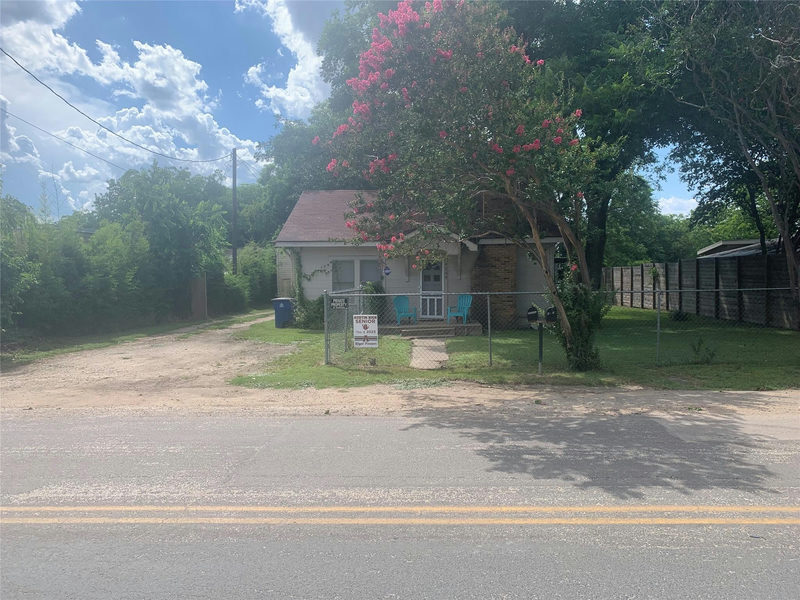 4204 Clawson Rd — exterior