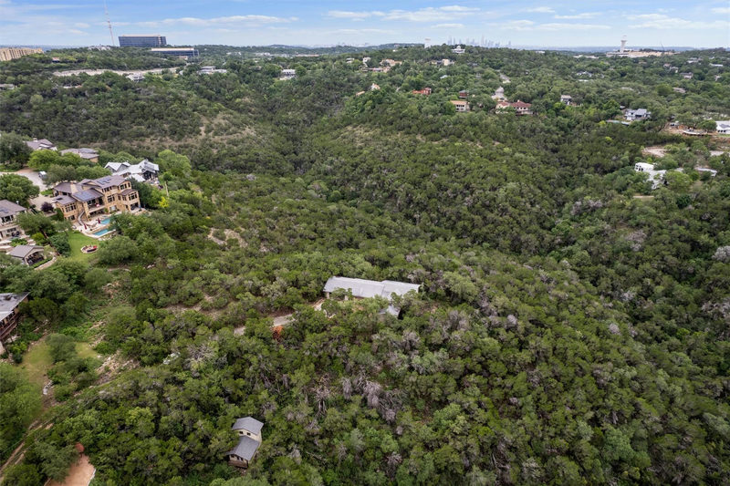 501 Drawbridge Rd — exterior