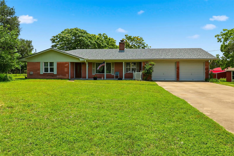 241 Hilltop Dr — exterior