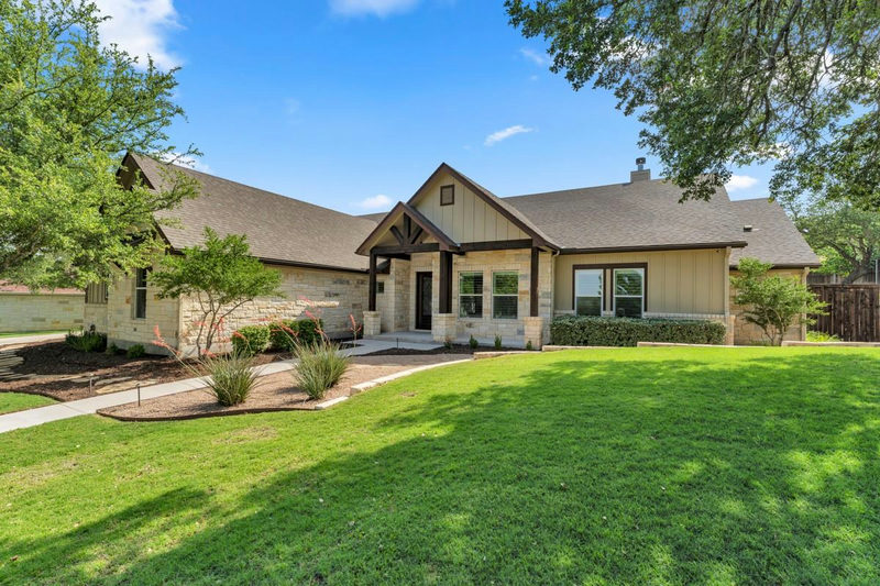 307 Shady Grove Pkwy — exterior