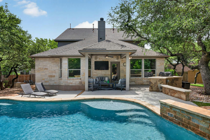 8025 Levata Dr — exterior