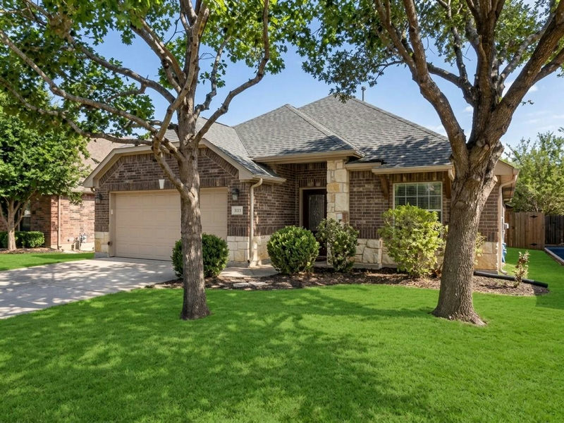 537 Bluehaw Dr — exterior
