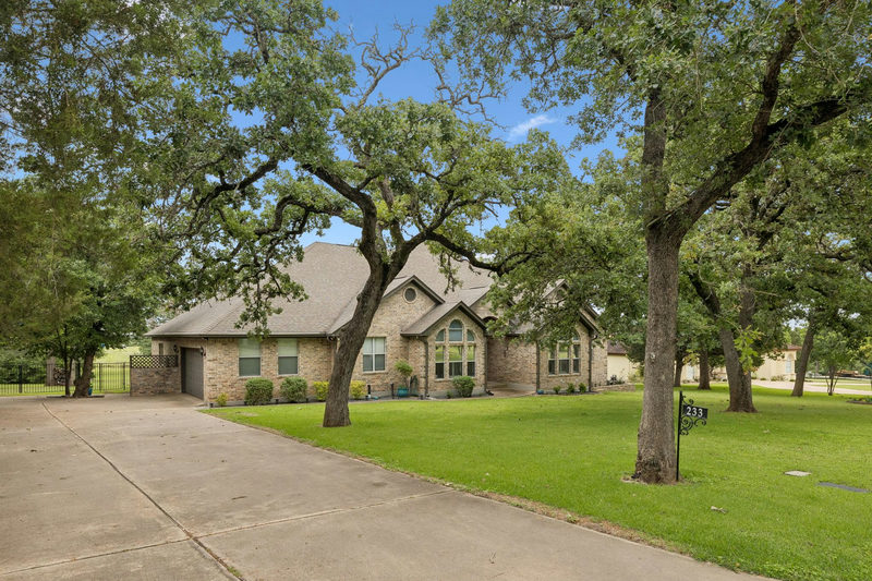 233 Colovista Pkwy — exterior
