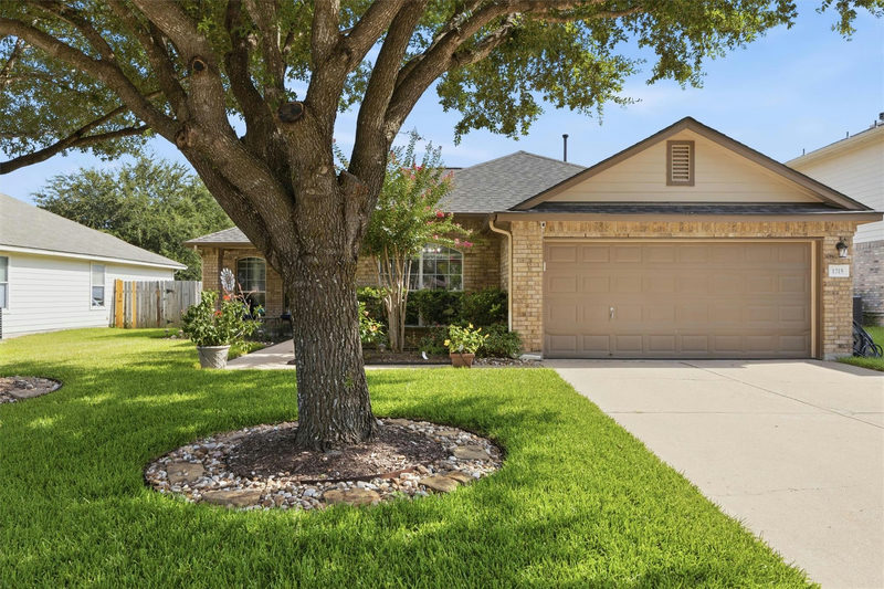 1215 Utopia Ln — exterior
