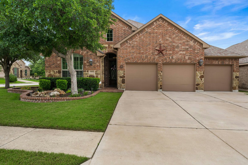 3896 Skyview Way — exterior