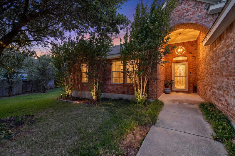 2400 White Stallion Way — exterior