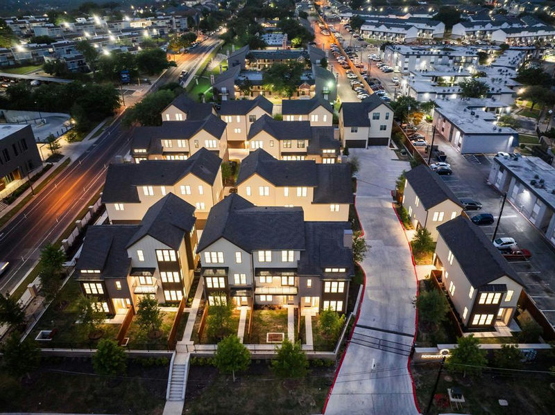 2209 Woodland Ave #1202 — exterior