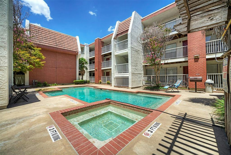 3115 Helms St #210 — exterior