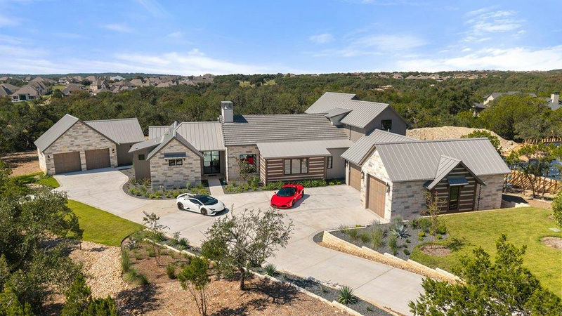 244 Zonetail Cv — exterior