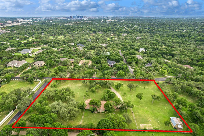 3910 McNeil Dr — exterior