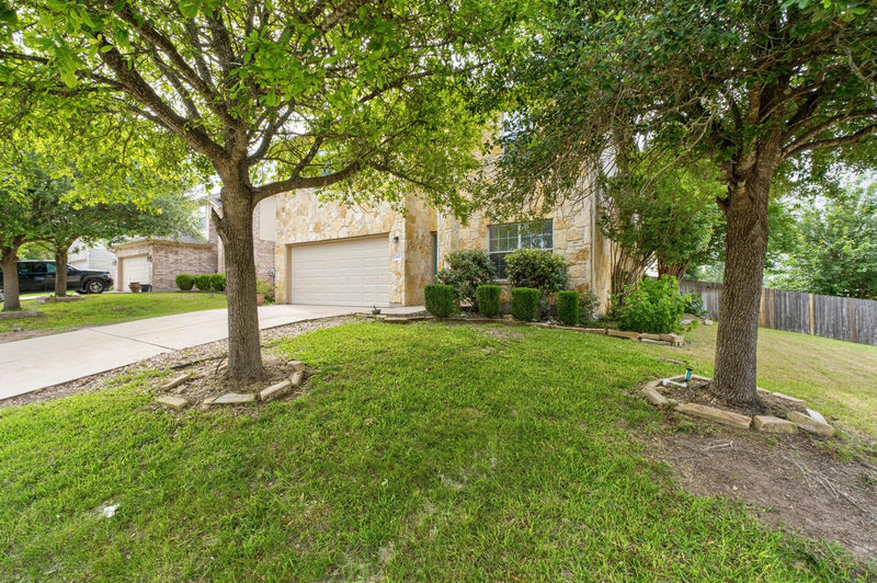 2402 Caprock Pl — exterior