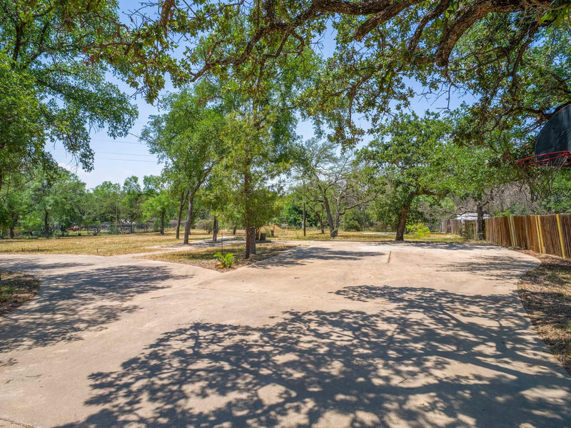 2805 Kingdom Dr — exterior