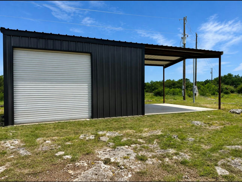 300 Live Oak Hills Ct — exterior