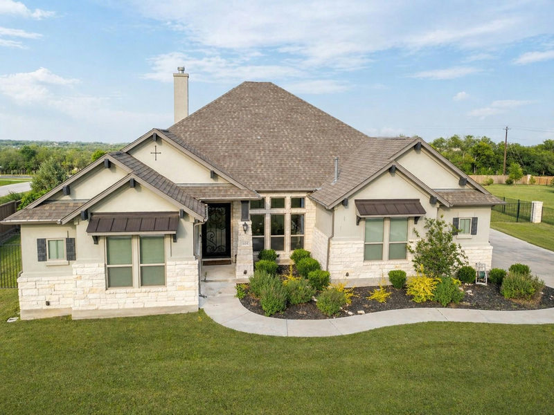 101 Miranda Way — exterior