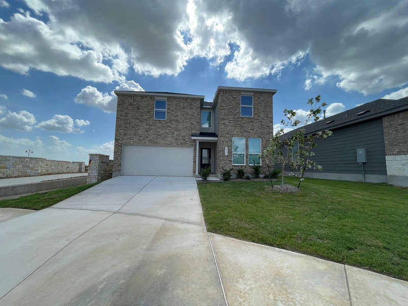417 Sormonne Loop — exterior