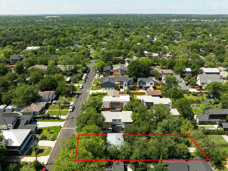 4416 Hank — exterior