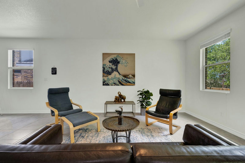 216 MARY MAX Cir — exterior