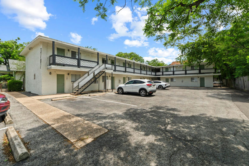 3707 Cedar St — exterior
