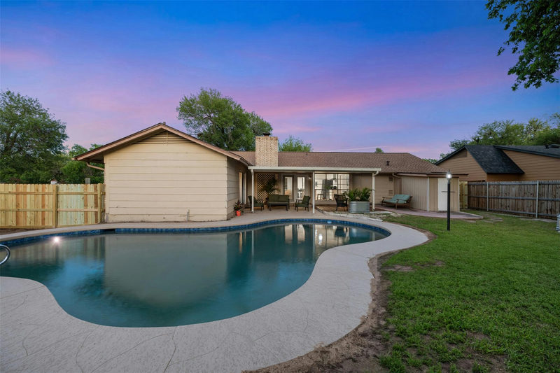 9910 Faylin Dr — exterior