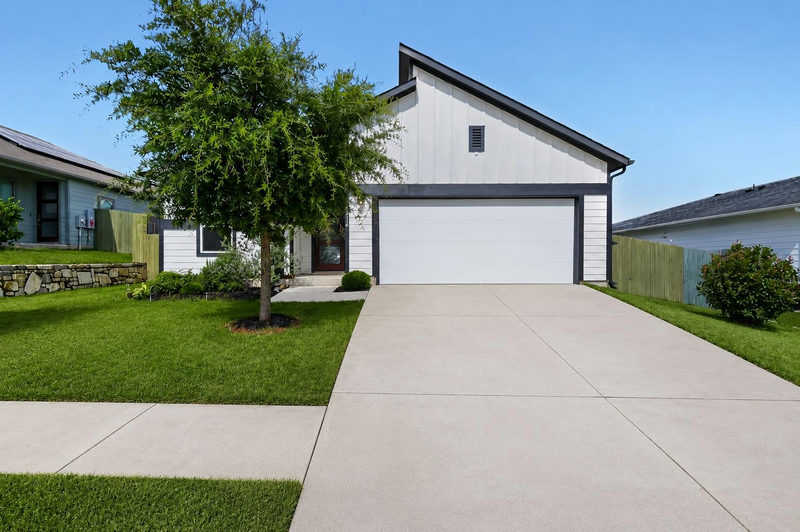 16516 Glimmering Rd — exterior