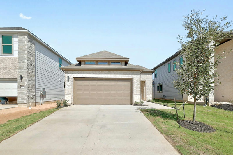 222 Hornet St — exterior