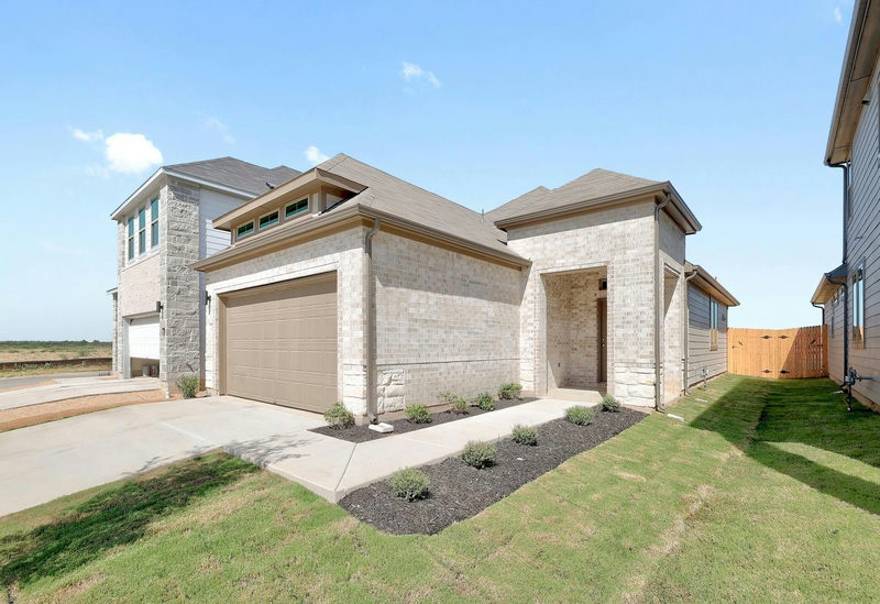 222 Hornet St — exterior