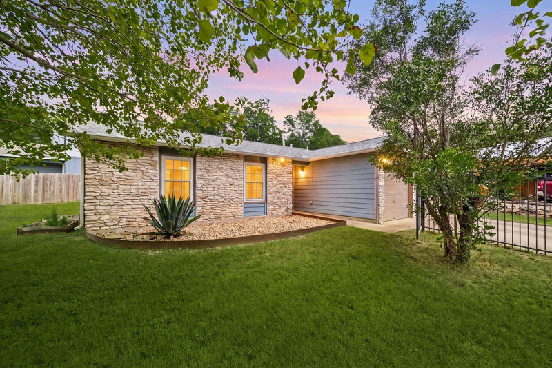 7802 Elderberry Dr — exterior
