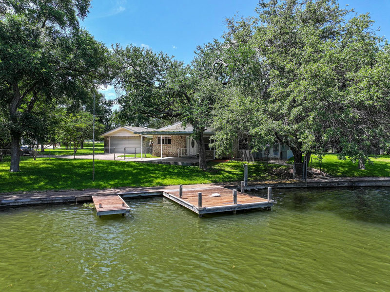 501 Oleander Dr — exterior