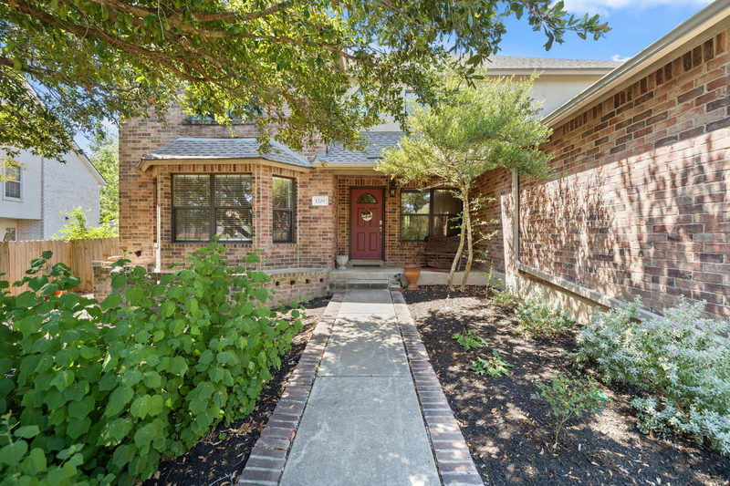 1209 Faber Dr — exterior