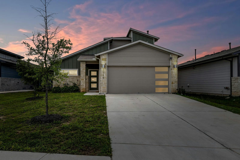 10716 Fulton Ave — exterior