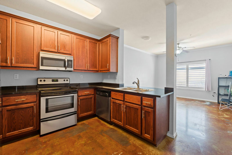 910 W 25th St #209 — exterior